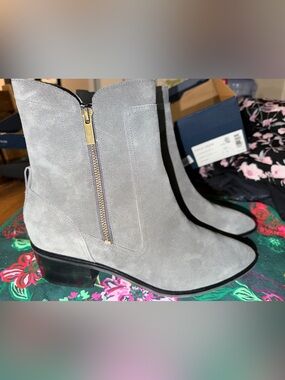NIB Cole Haan Teegan Bootie 45 Gray Suede Ankle Boots Size 10
